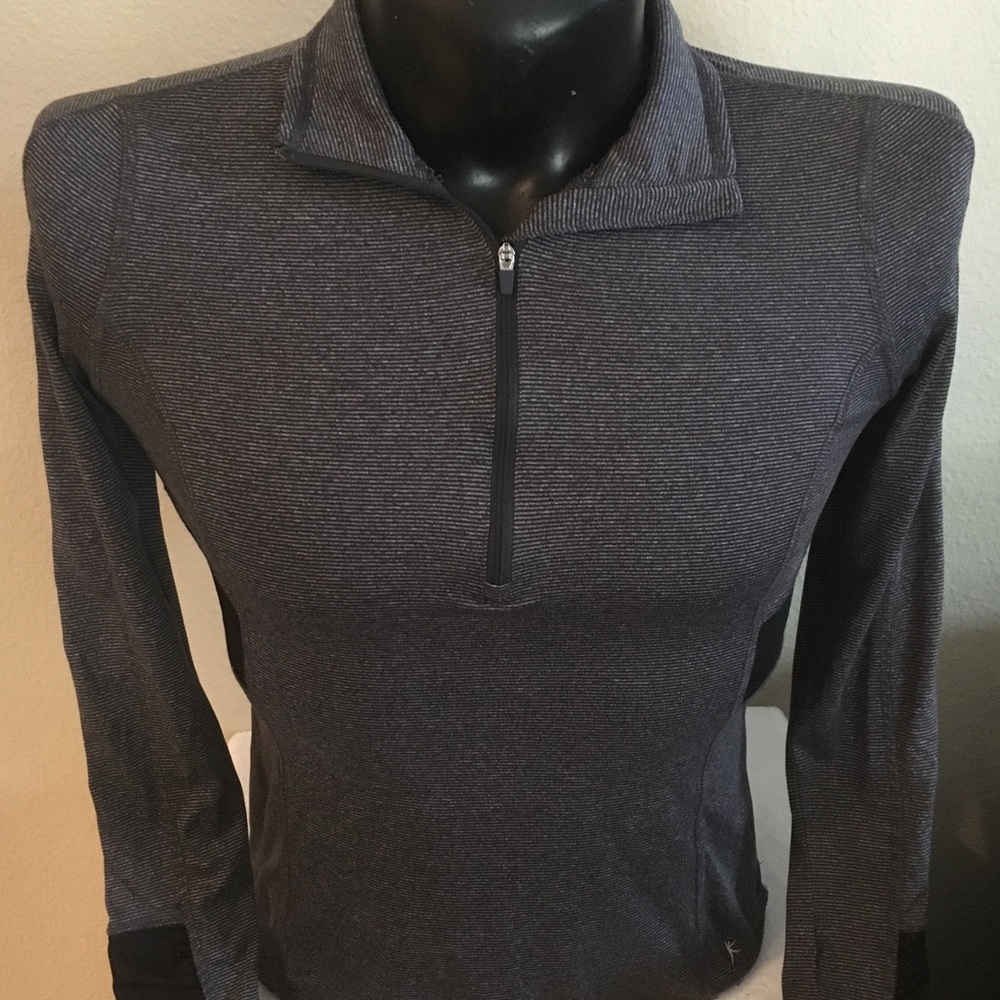 Woman’s Danskin Now Grey Pullover With Zipper